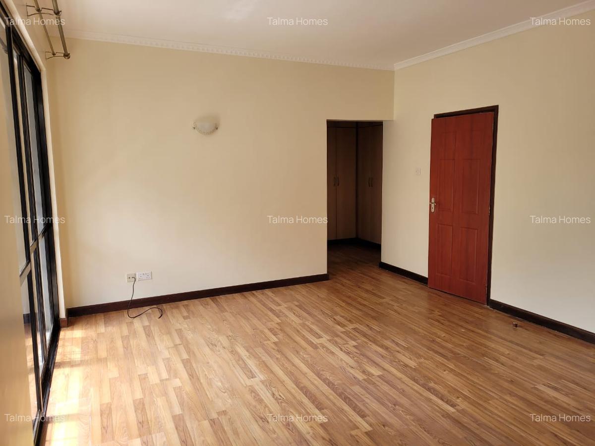 3 Bed Apartment with En Suite at Off Church Rd - 10