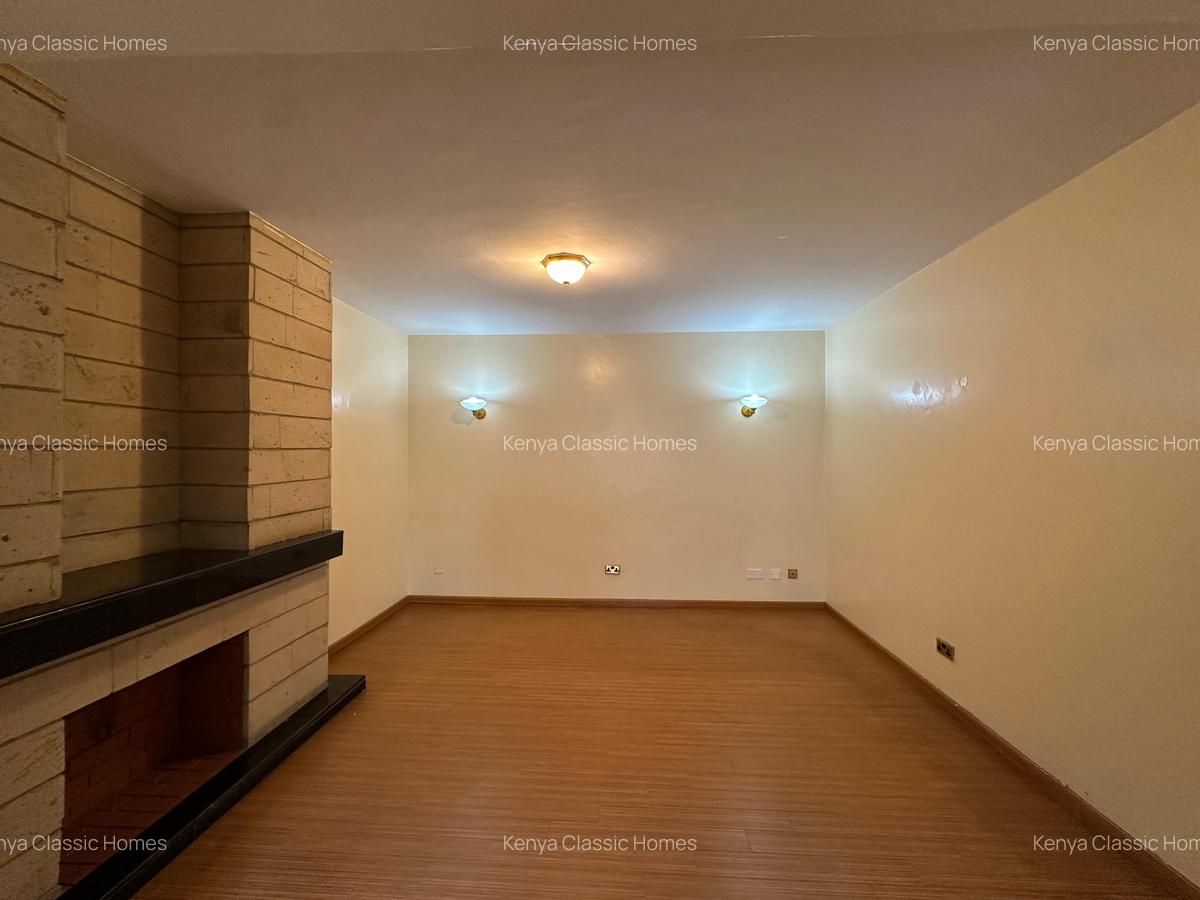 5 Bed Villa with En Suite at Lavington - 10