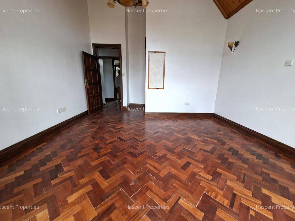 5 Bed House with En Suite in Runda - 13