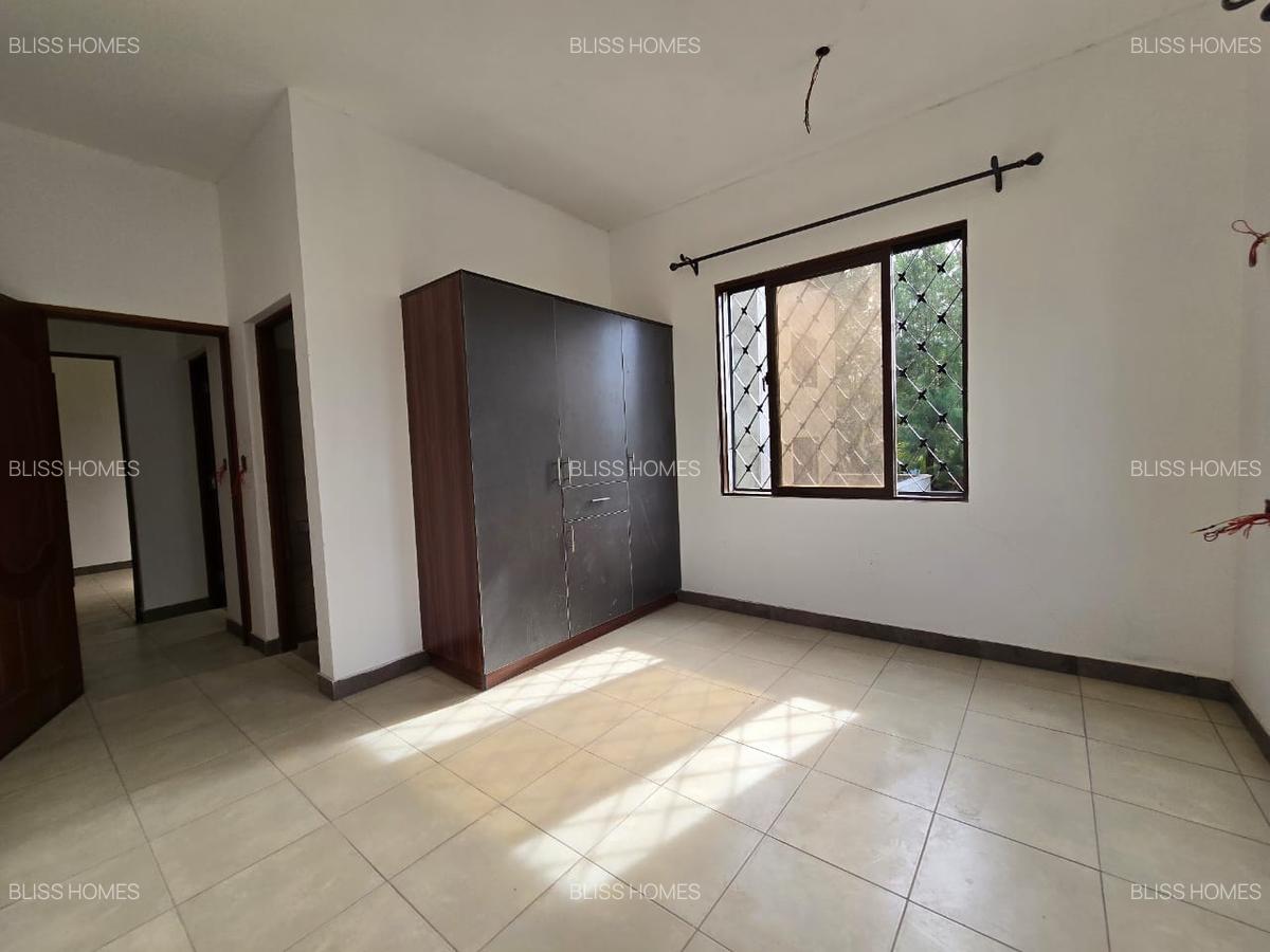 2 Bed Apartment with En Suite at Bamburi Mtambo - 6