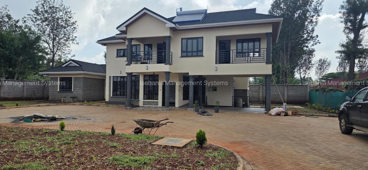 5 Bed House with En Suite at - 20