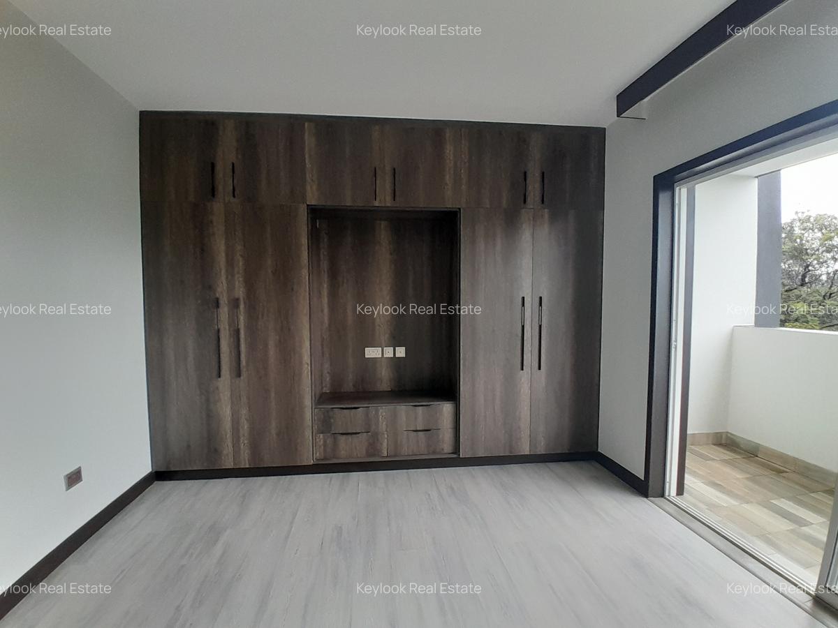 2 Bed Apartment with En Suite at Riverside Drive - 14