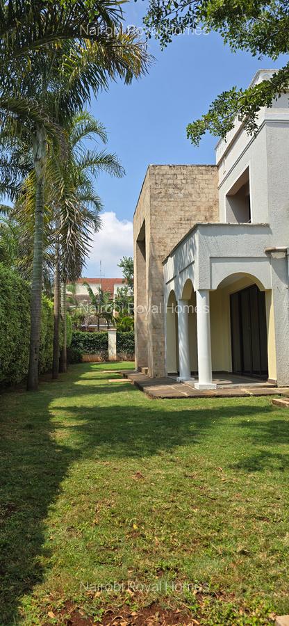 5 Bed Townhouse with En Suite at Lavington Green - 7