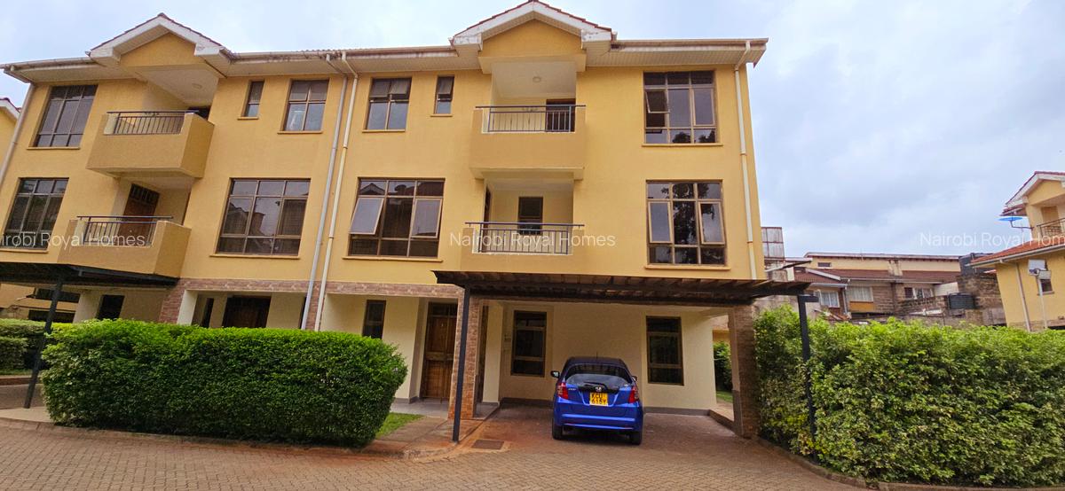 5 Bed Townhouse with En Suite at Lavington Green - 3