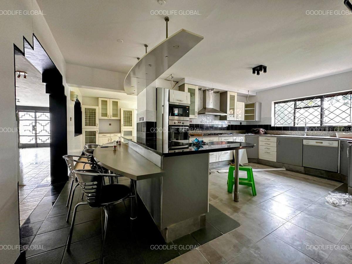 4 Bed House with En Suite at Runda - 10