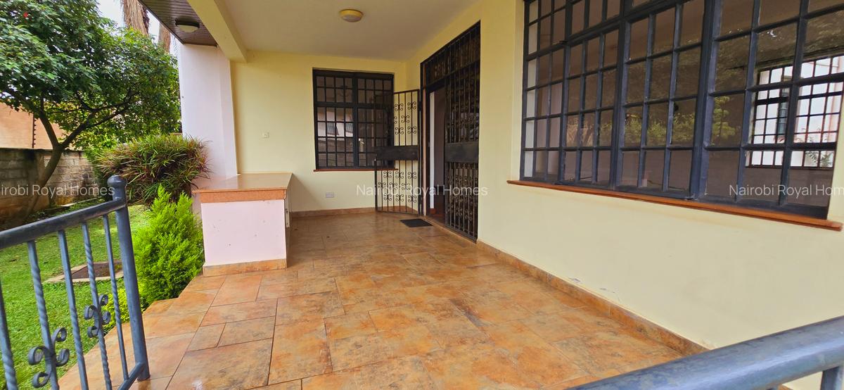 5 Bed Townhouse with En Suite at Lavington Green - 5