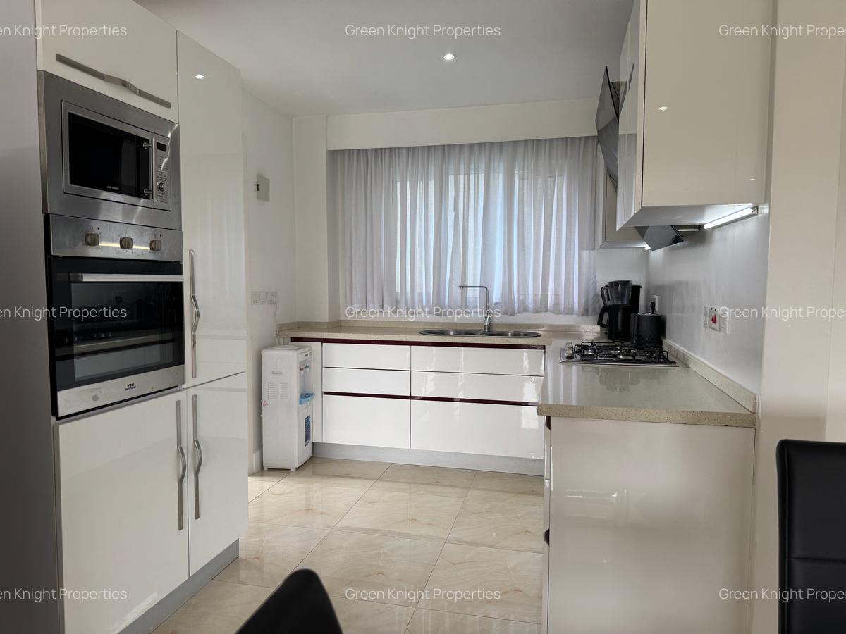 Serviced 2 Bed Apartment with En Suite in Westlands Area - 12
