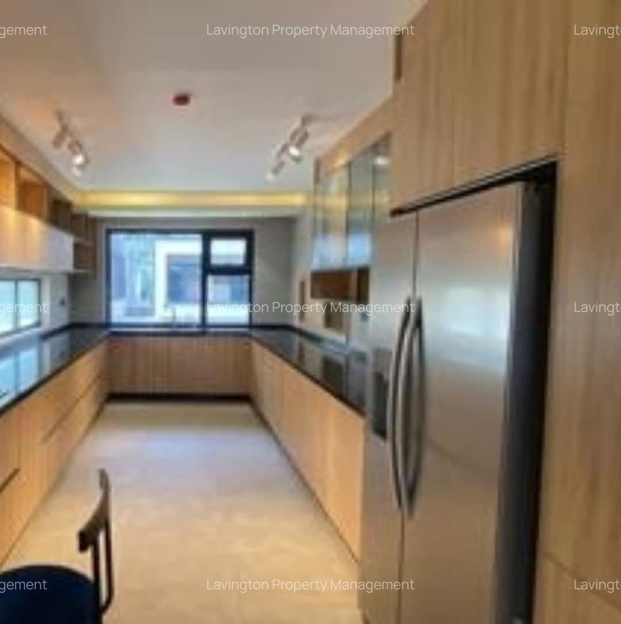 5 Bed Villa with En Suite at Lavington Green - 4