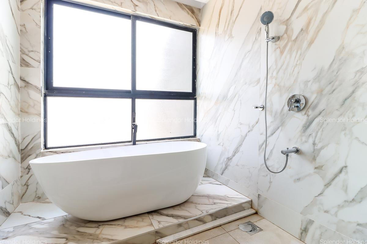 4 Bed Townhouse with En Suite in Lavington - 19