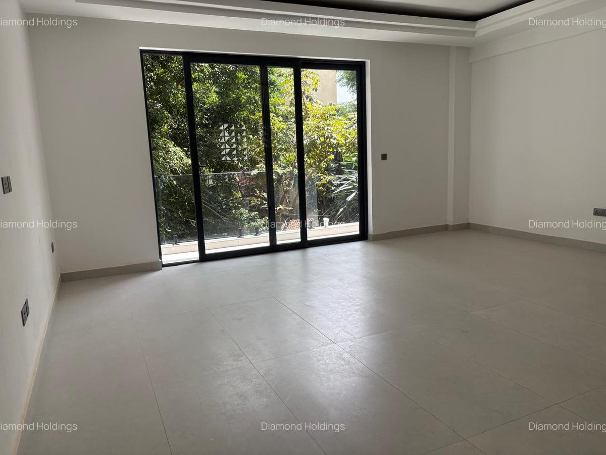 2 Bed Apartment with En Suite at Brookside - 8