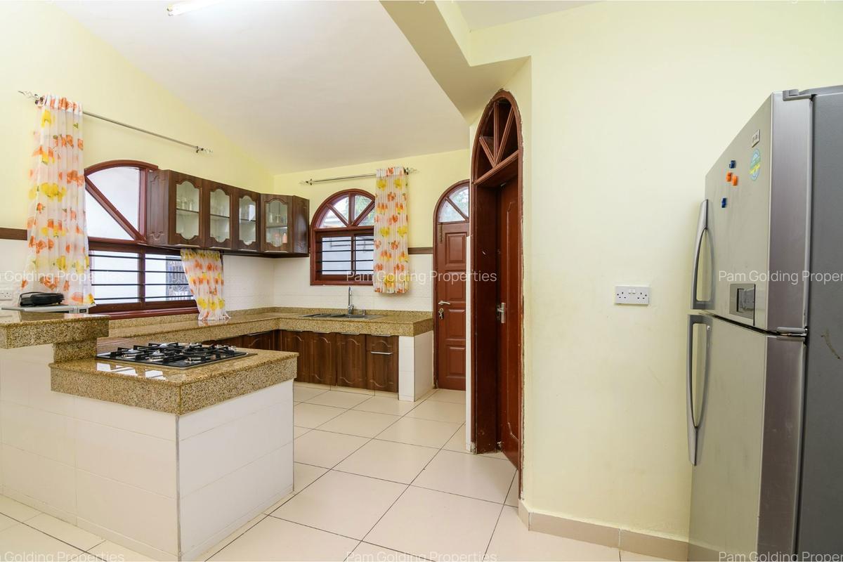 4 Bed Townhouse at Mama Ngina Road - 6