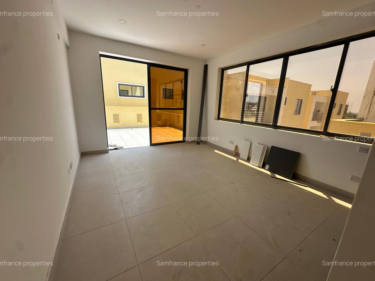 Serviced 1 Bed Apartment with En Suite at 1St Avanue - 9