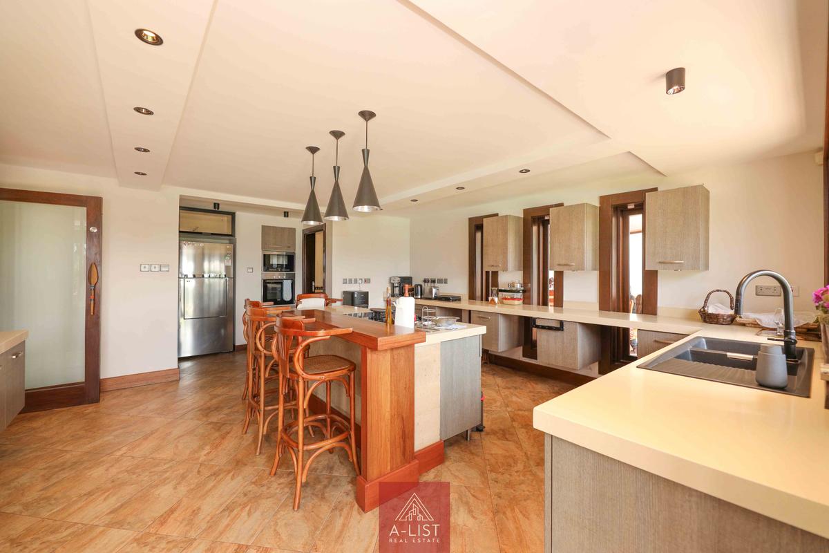 5 Bed House with En Suite at James Gichuru - 20