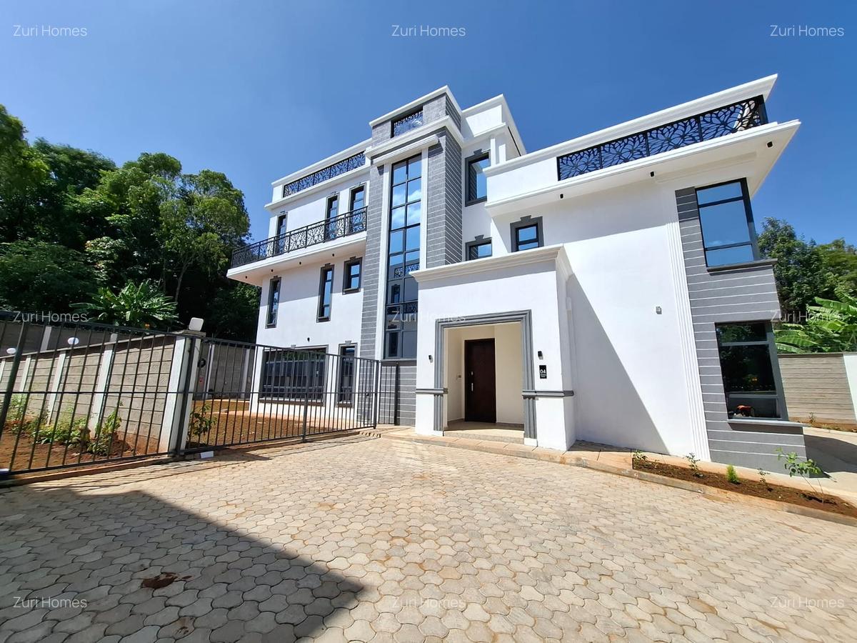 5 Bed Townhouse with En Suite in Lavington - 3