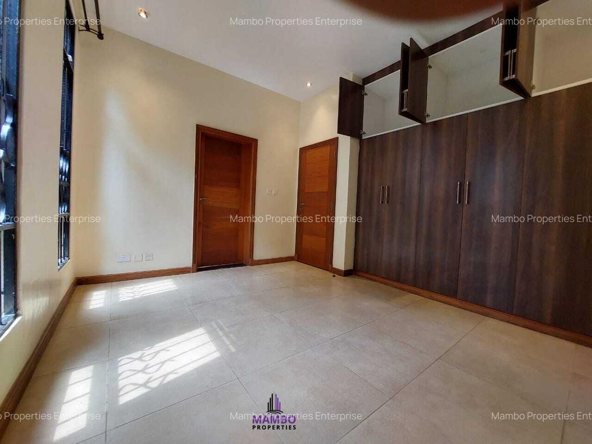 4 Bed Villa with En Suite at Mumwe - 16