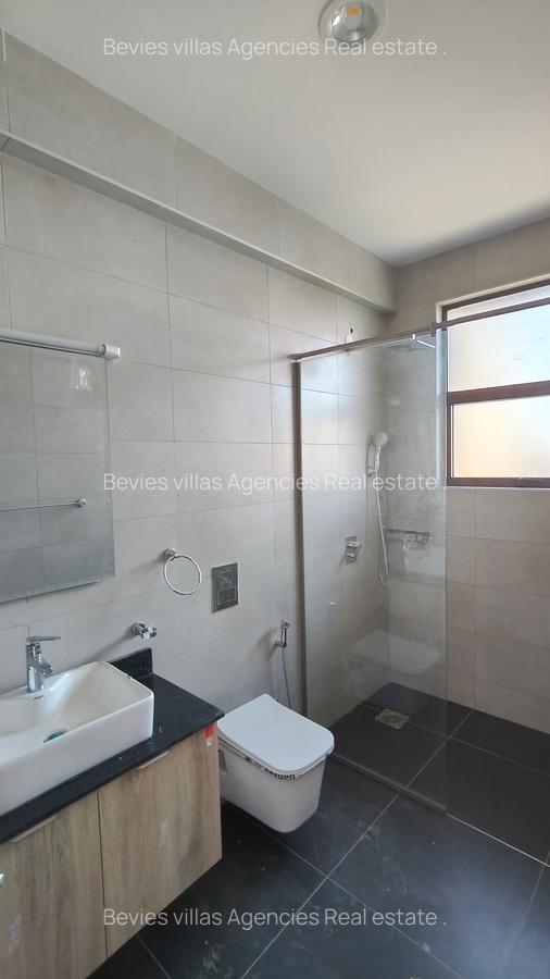 2 Bed Apartment with En Suite at Parklands - 6