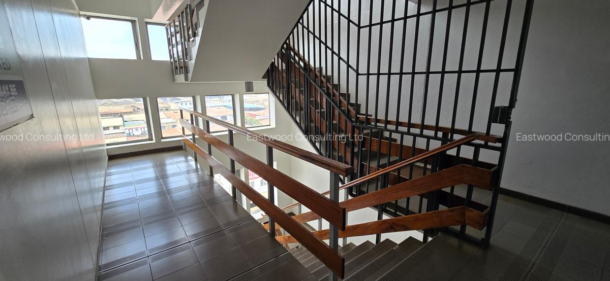 710 ft² Office with Service Charge Included at Baricho Road - 15