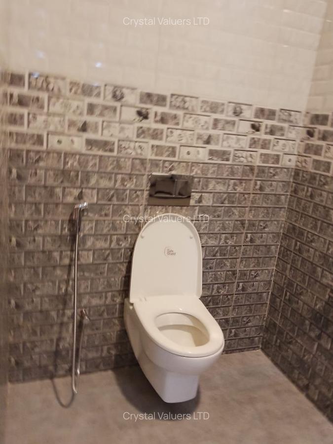 8 Bed Villa with En Suite in Spring Valley - 15