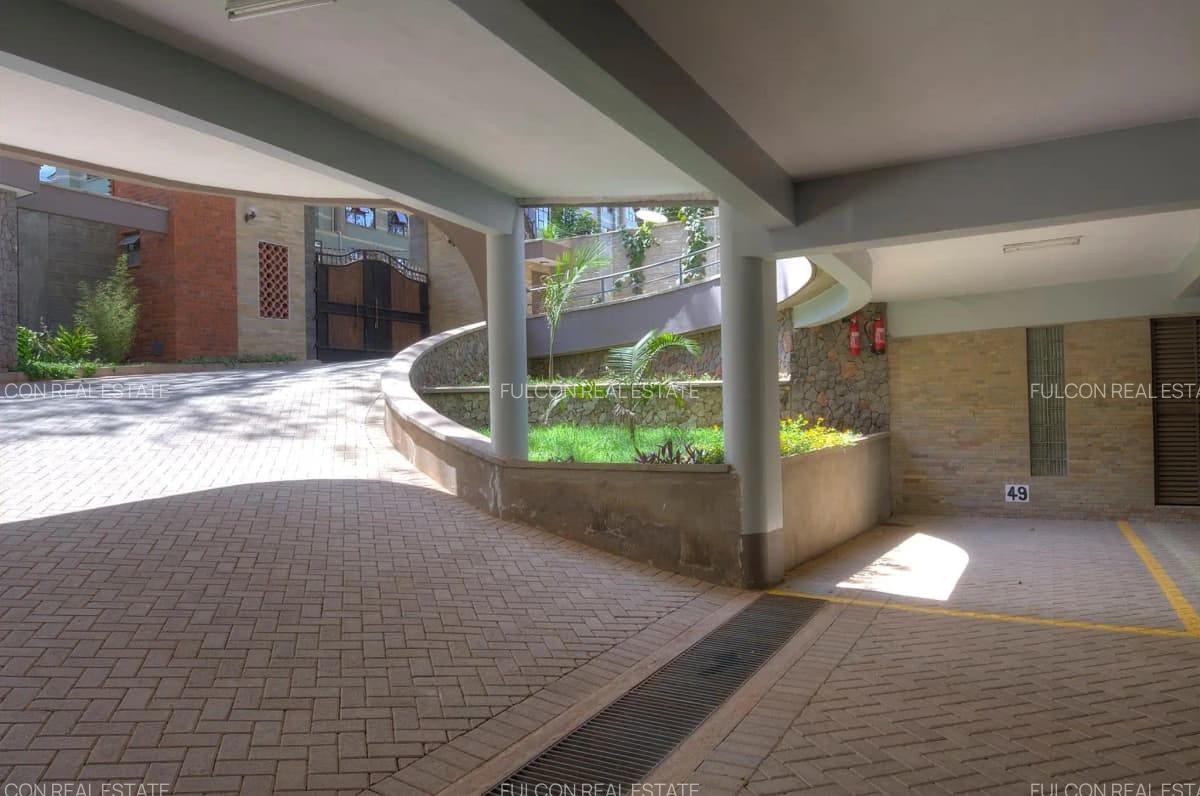 3 Bed Apartment with En Suite in Lavington - 17