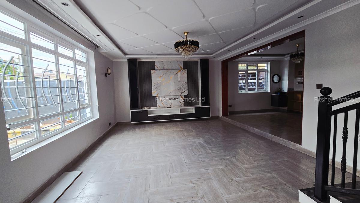 4 Bed House in Membley - 15