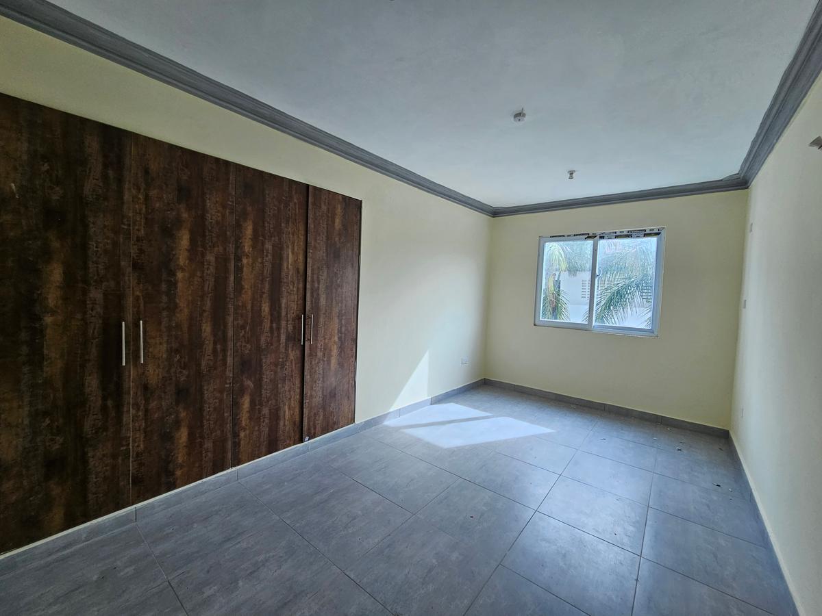 2 Bed Apartment with En Suite in Nyali Area - 11