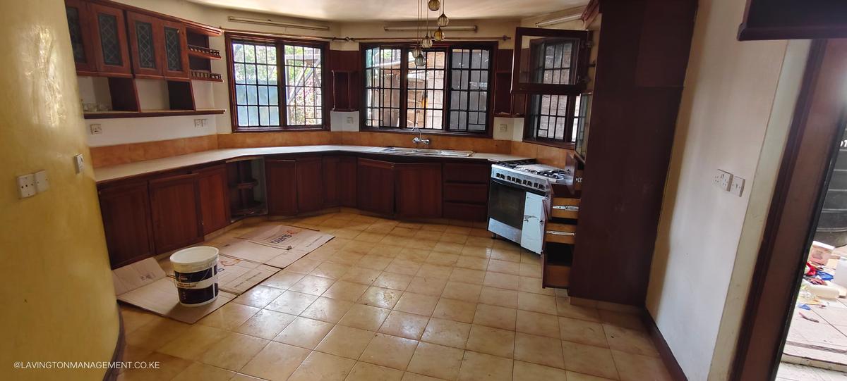 4 Bed Townhouse with En Suite at Lavington Green - 8