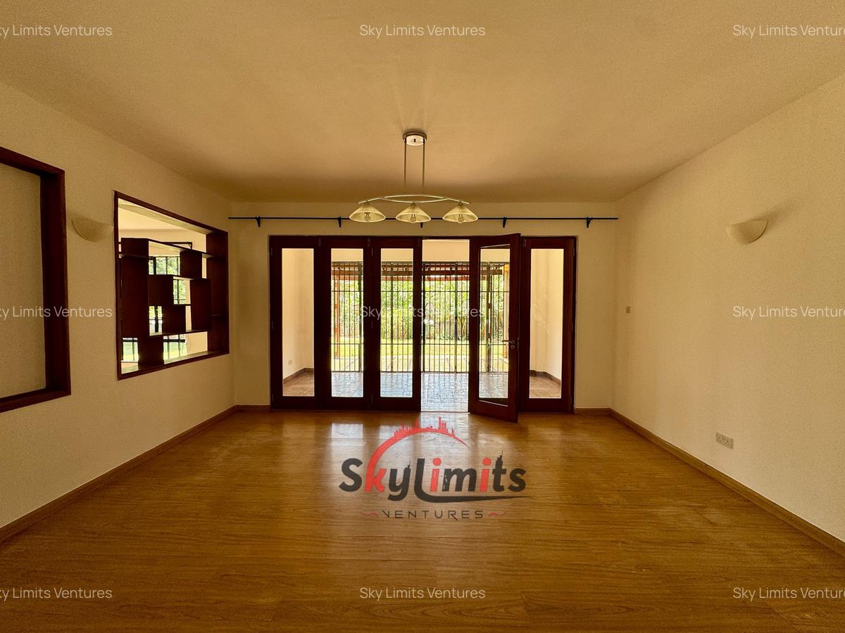 4 Bed House with En Suite in Runda - 14