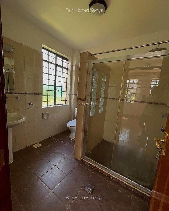 4 Bed Townhouse with En Suite at Lavington Mall - 18