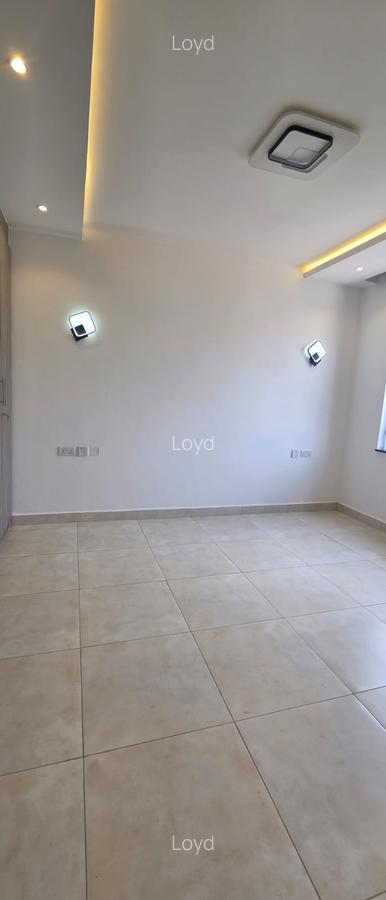 Serviced 4 Bed Apartment with En Suite in Parklands - 6