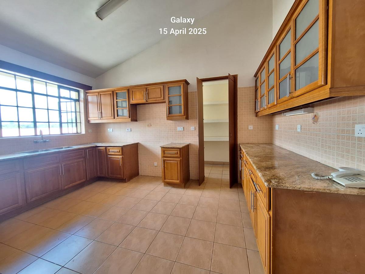 3 Bed Apartment with En Suite at Westlands - 8