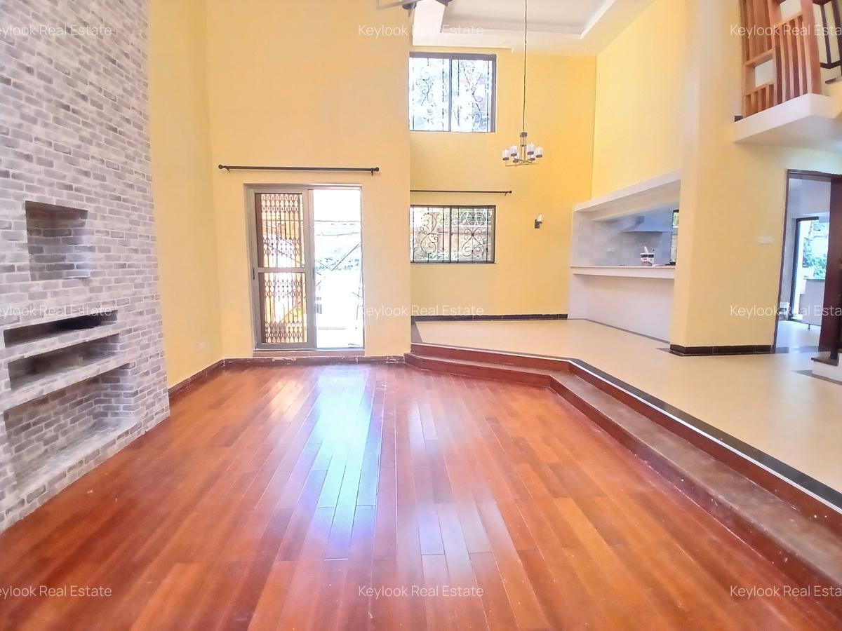 5 Bed Townhouse with En Suite in Lavington - 3