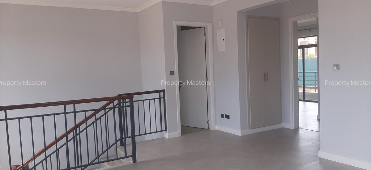 3 Bed Villa with En Suite at Five Star Estate - 10