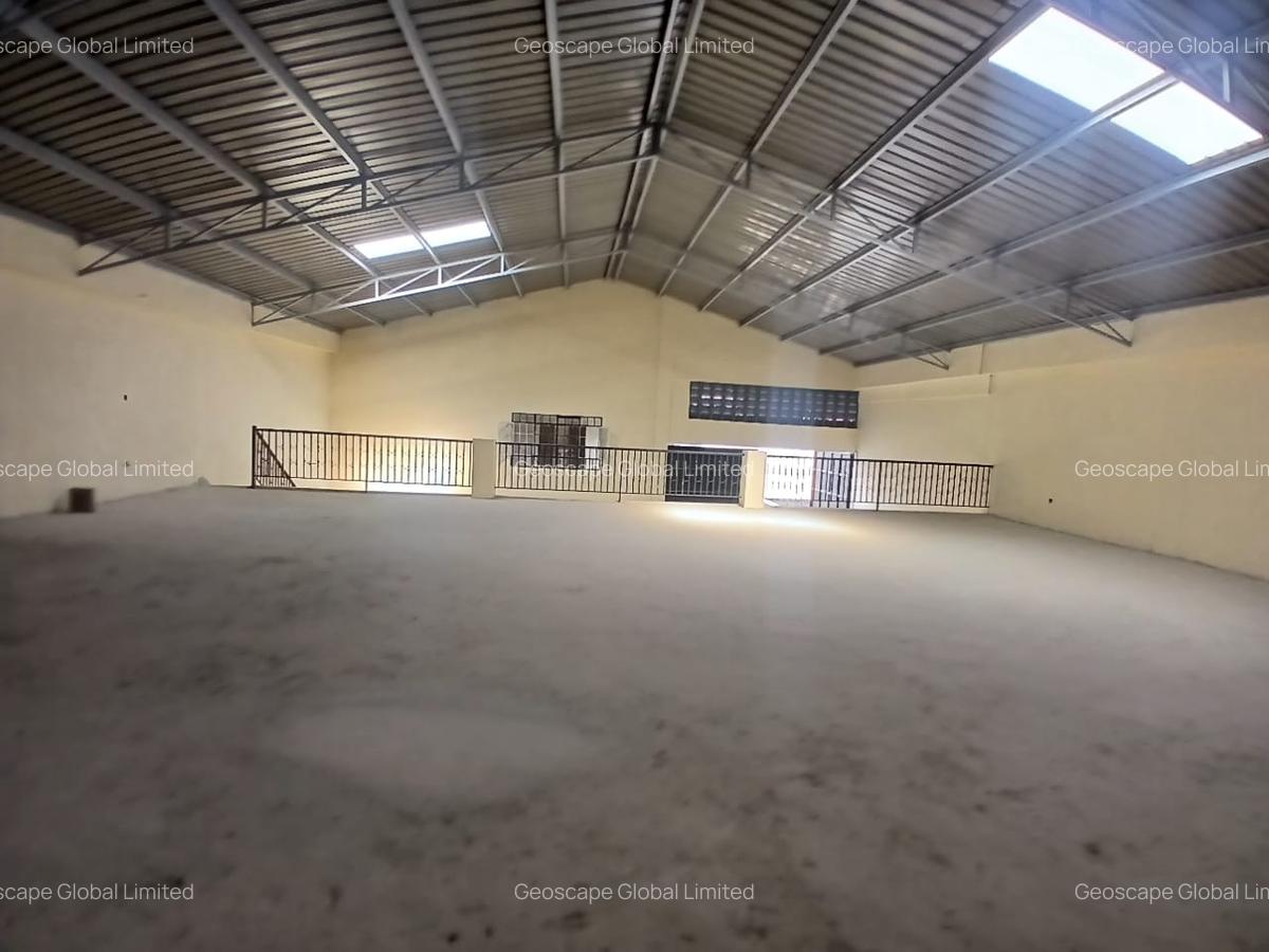 7,500 ft² Warehouse with Parking in Syokimau - 2