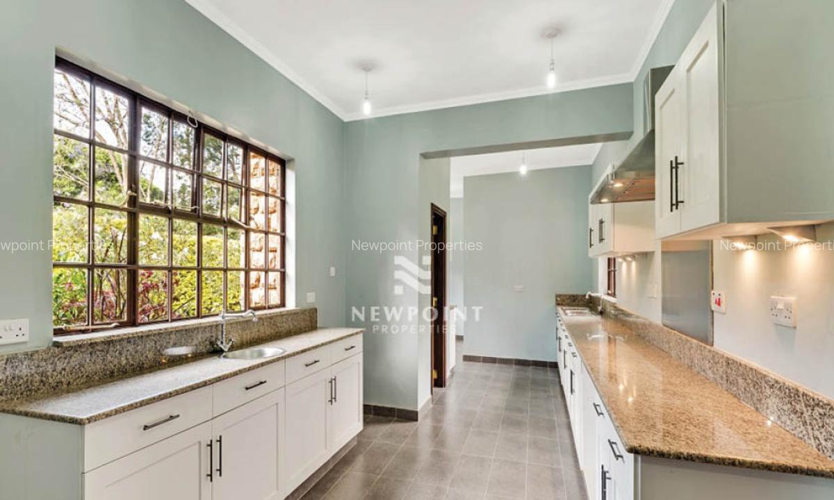 5 Bed House with En Suite in Karen - 3