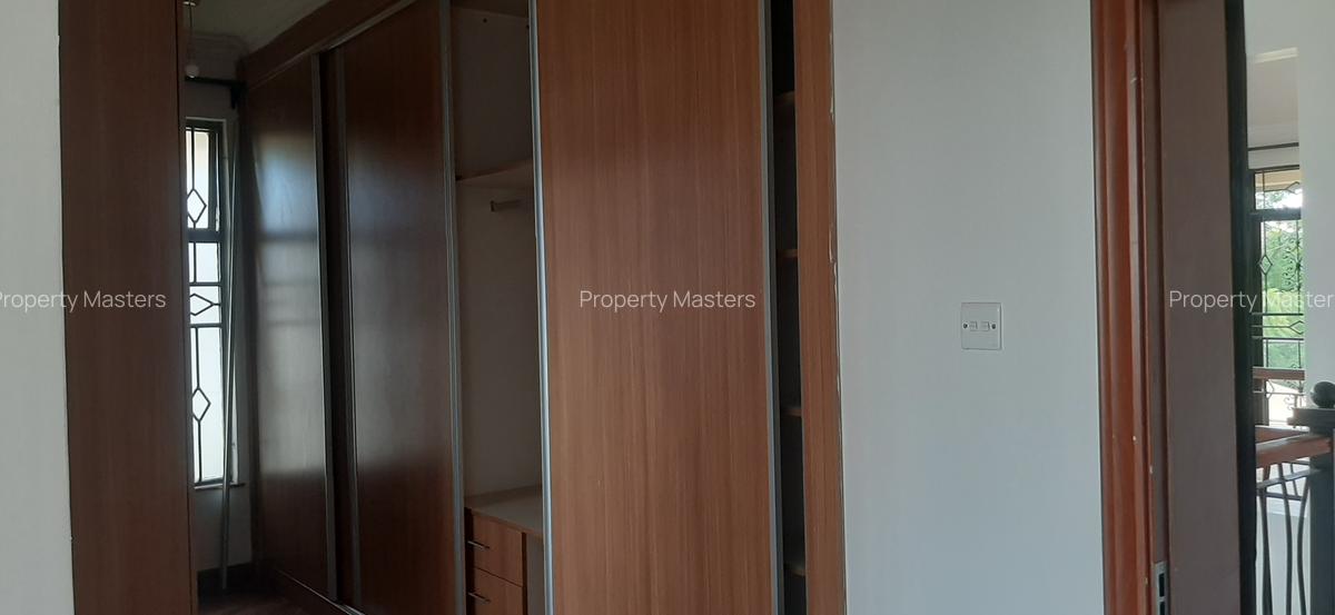 4 Bed Villa with En Suite at Ridgeways - 18