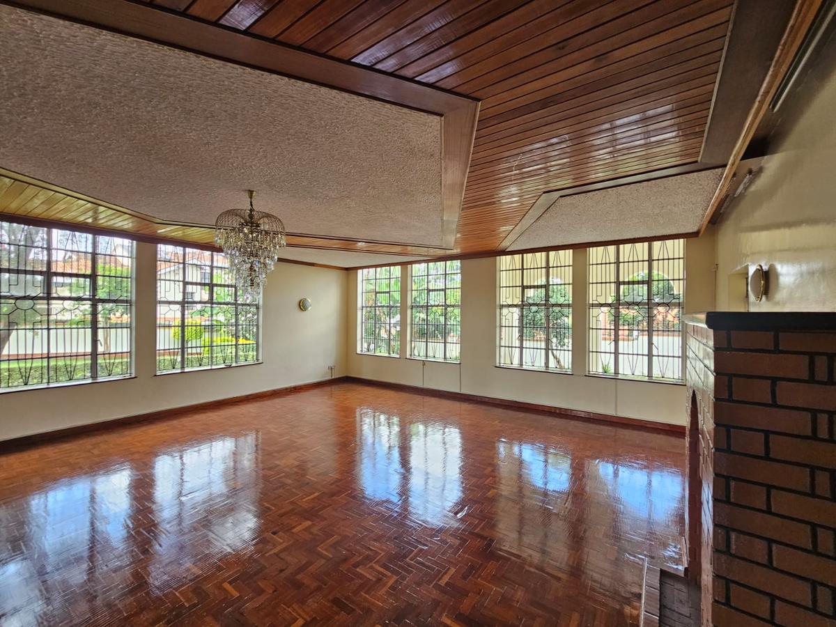 5 Bed House with En Suite in Runda - 6