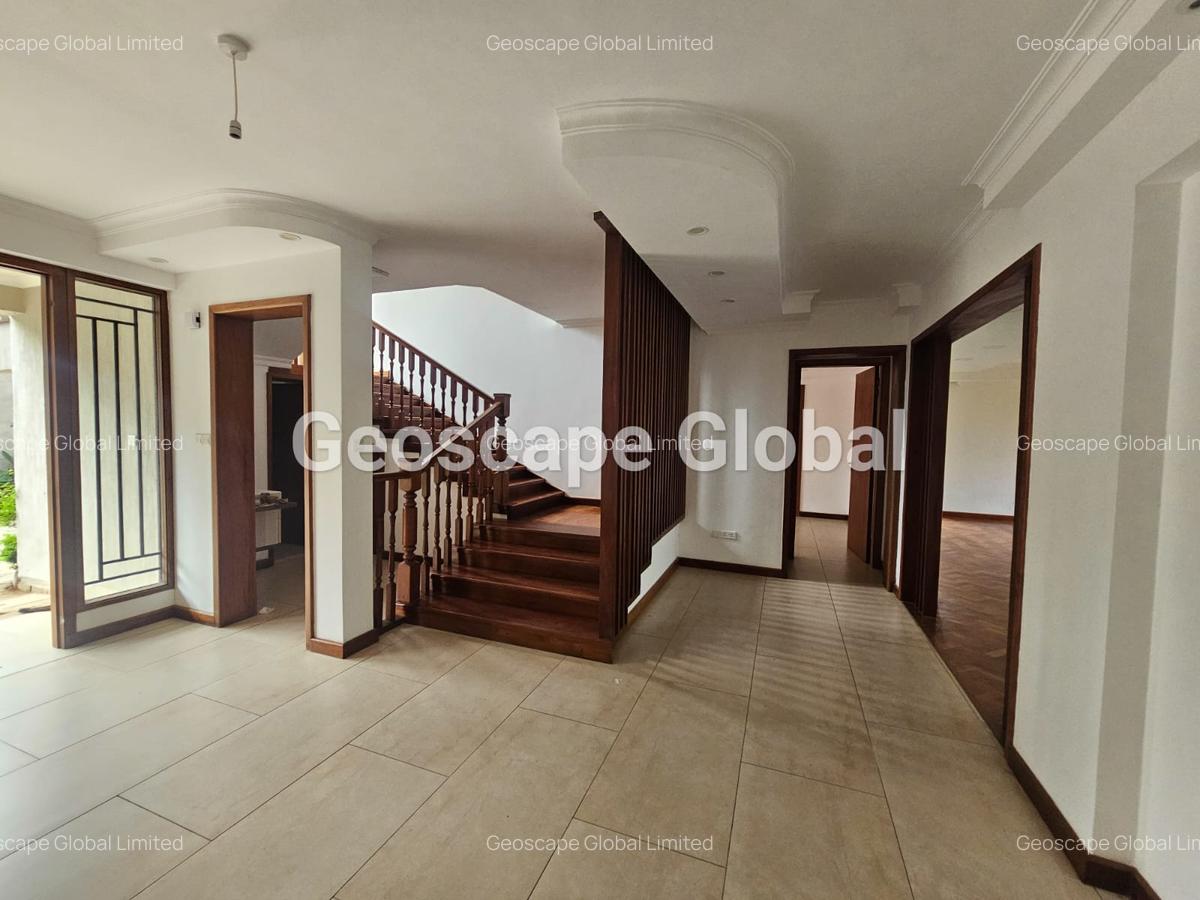5 Bed Townhouse with En Suite in Lavington - 4