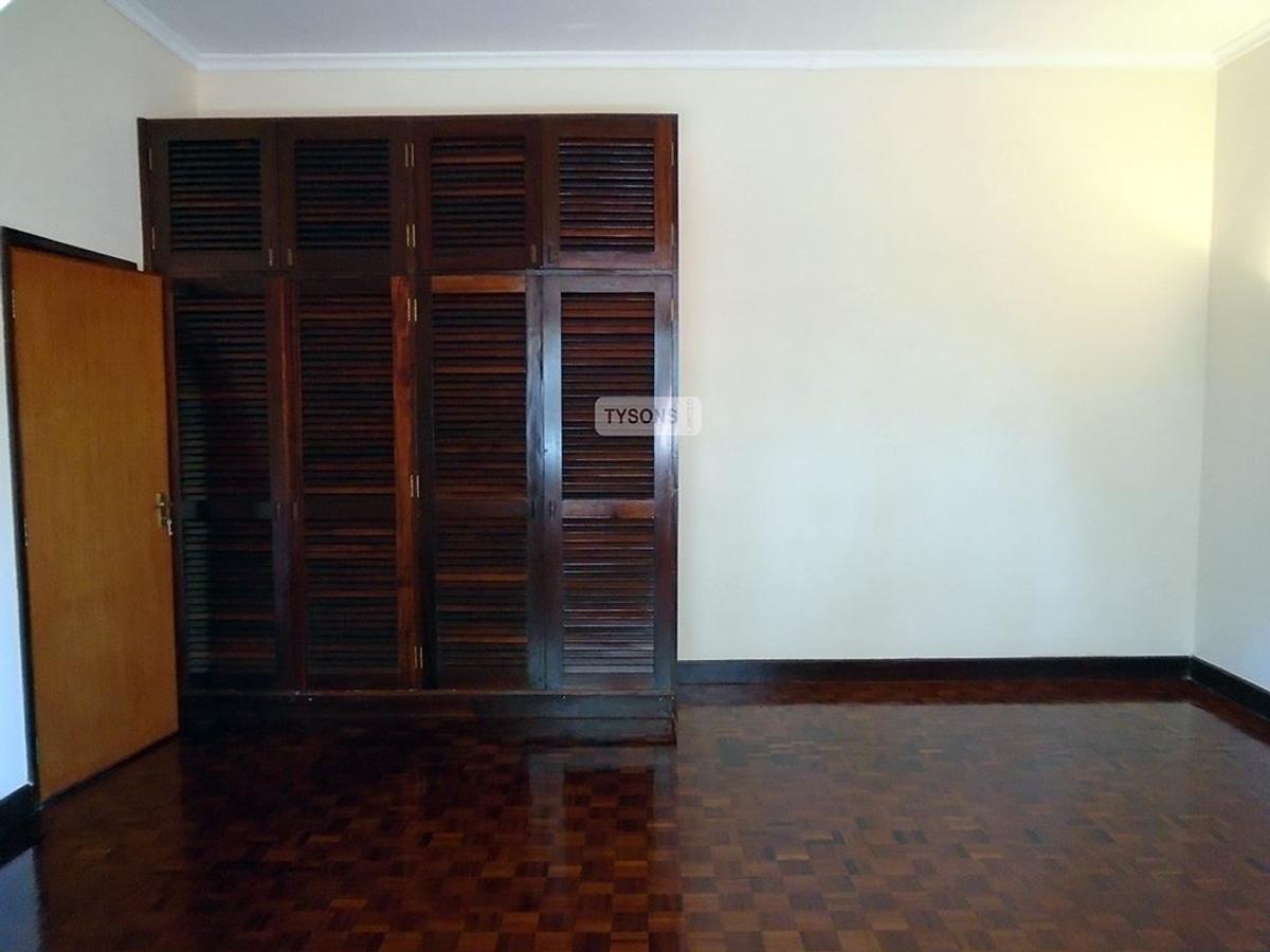 3 Bed Apartment with En Suite in Lavington - 9