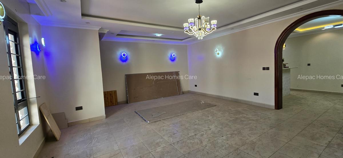 5 Bed Townhouse with En Suite at Varsityville - 4