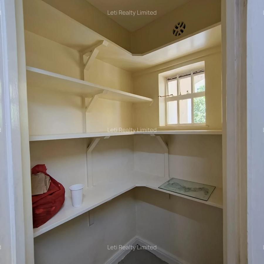 4 Bed Townhouse with En Suite in Lavington - 4