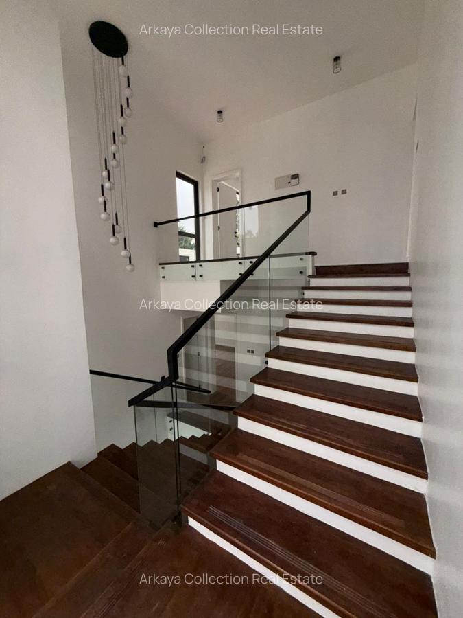 5 Bed Townhouse with En Suite in Lavington - 17