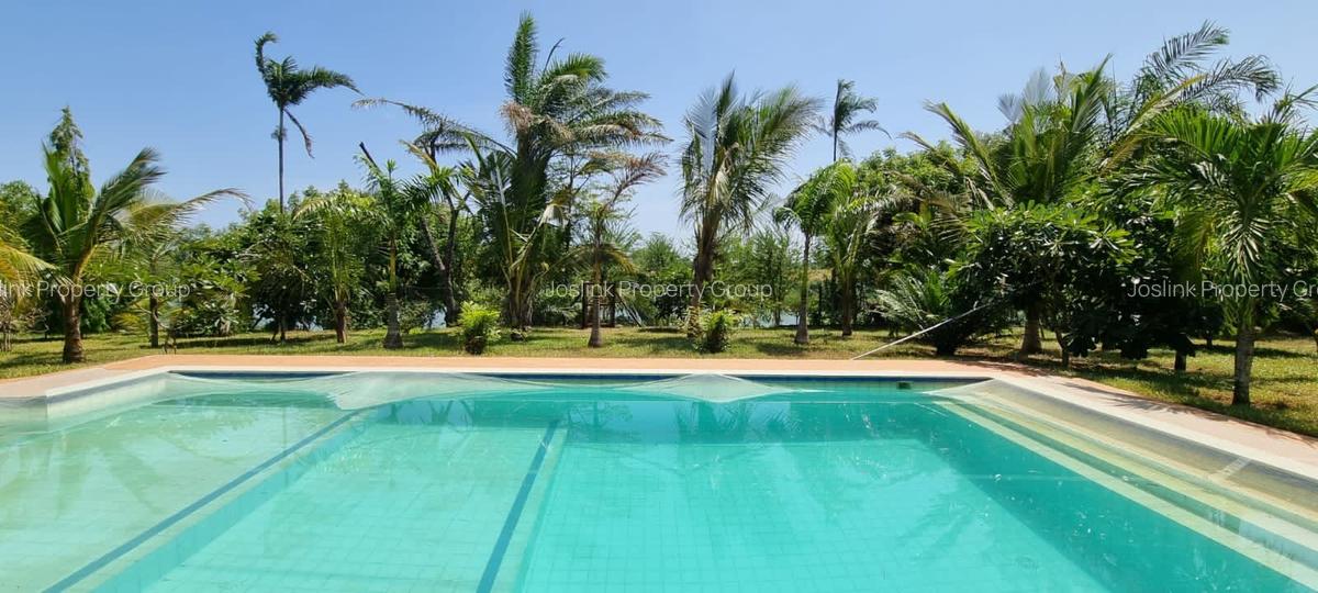 Serviced 4 Bed Apartment with En Suite in Nyali Area - 15