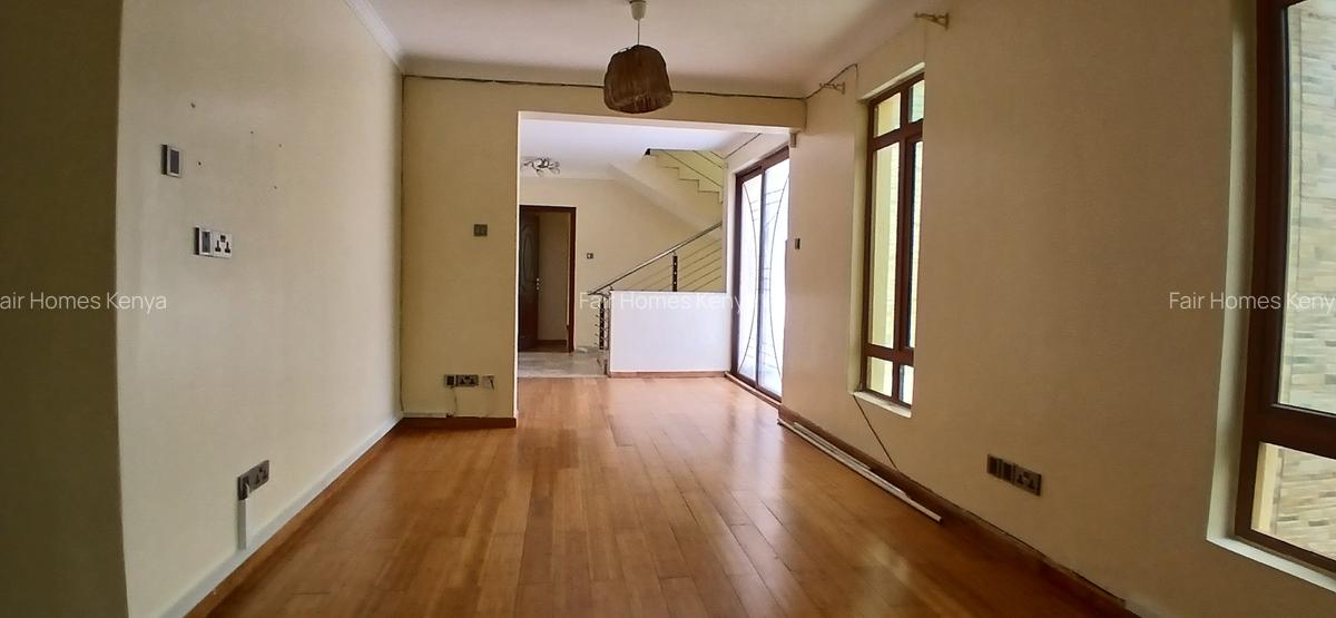 5 Bed Townhouse with En Suite at Lavington Green - 13