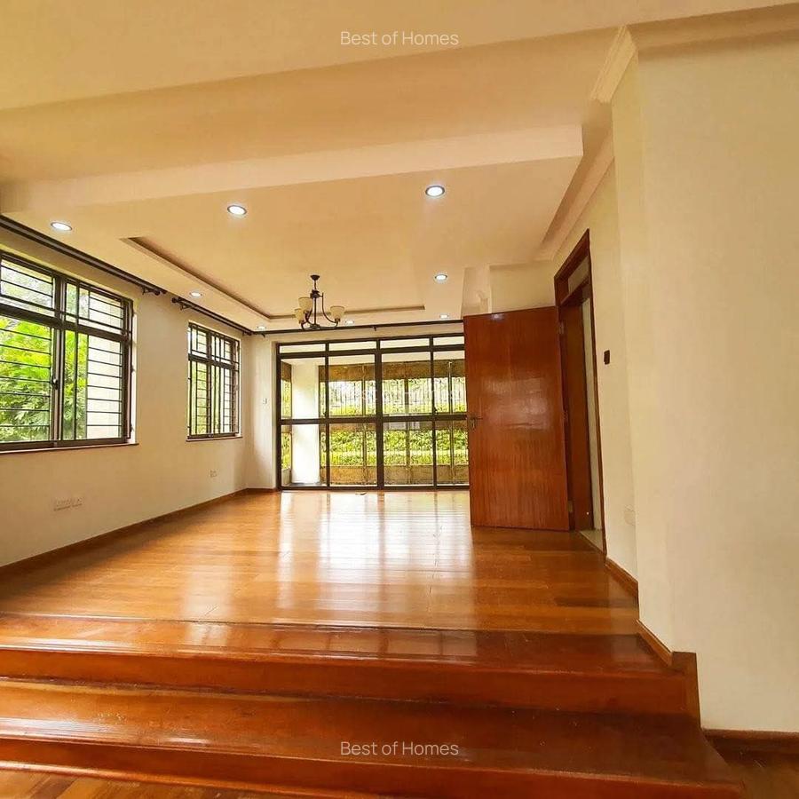 5 Bed Townhouse with En Suite in Lavington - 3