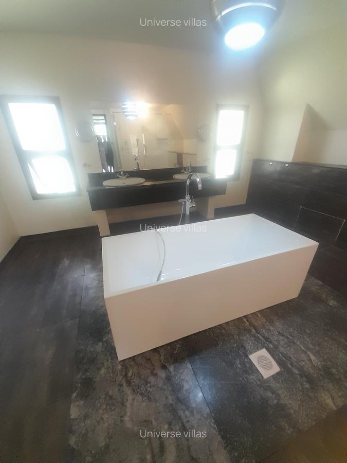 6 Bed Villa with En Suite in Karen - 3