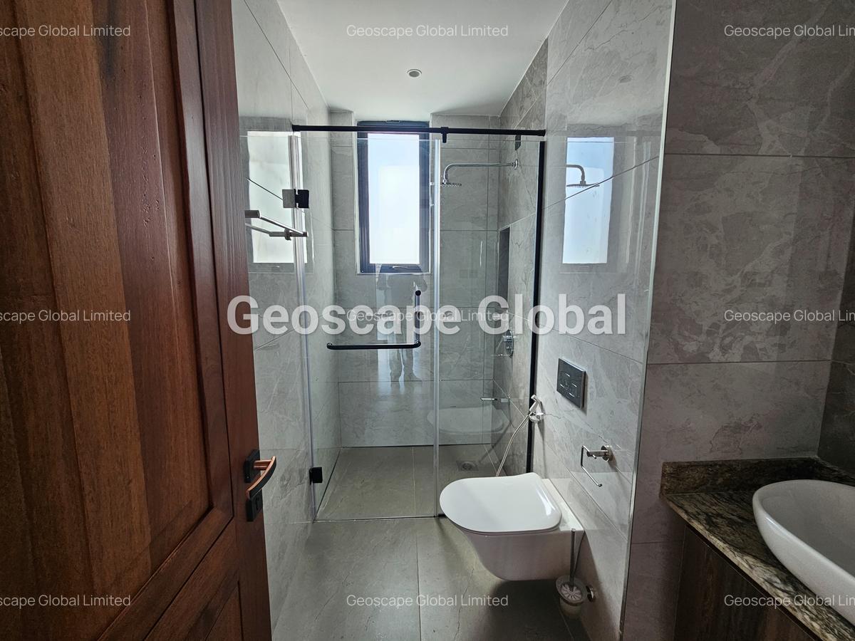 4 Bed Apartment with En Suite in Riverside - 6