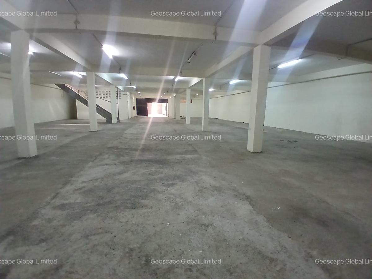 28,000 ft² Warehouse with Fibre Internet in Industrial Area - 4