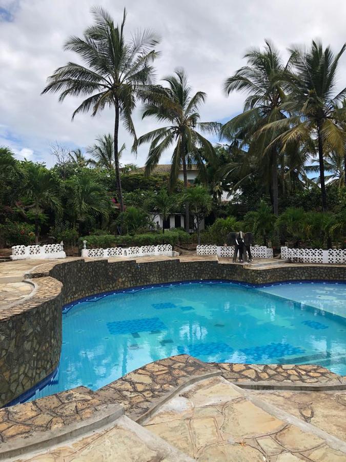 5 Bed Villa with En Suite in Malindi - 11