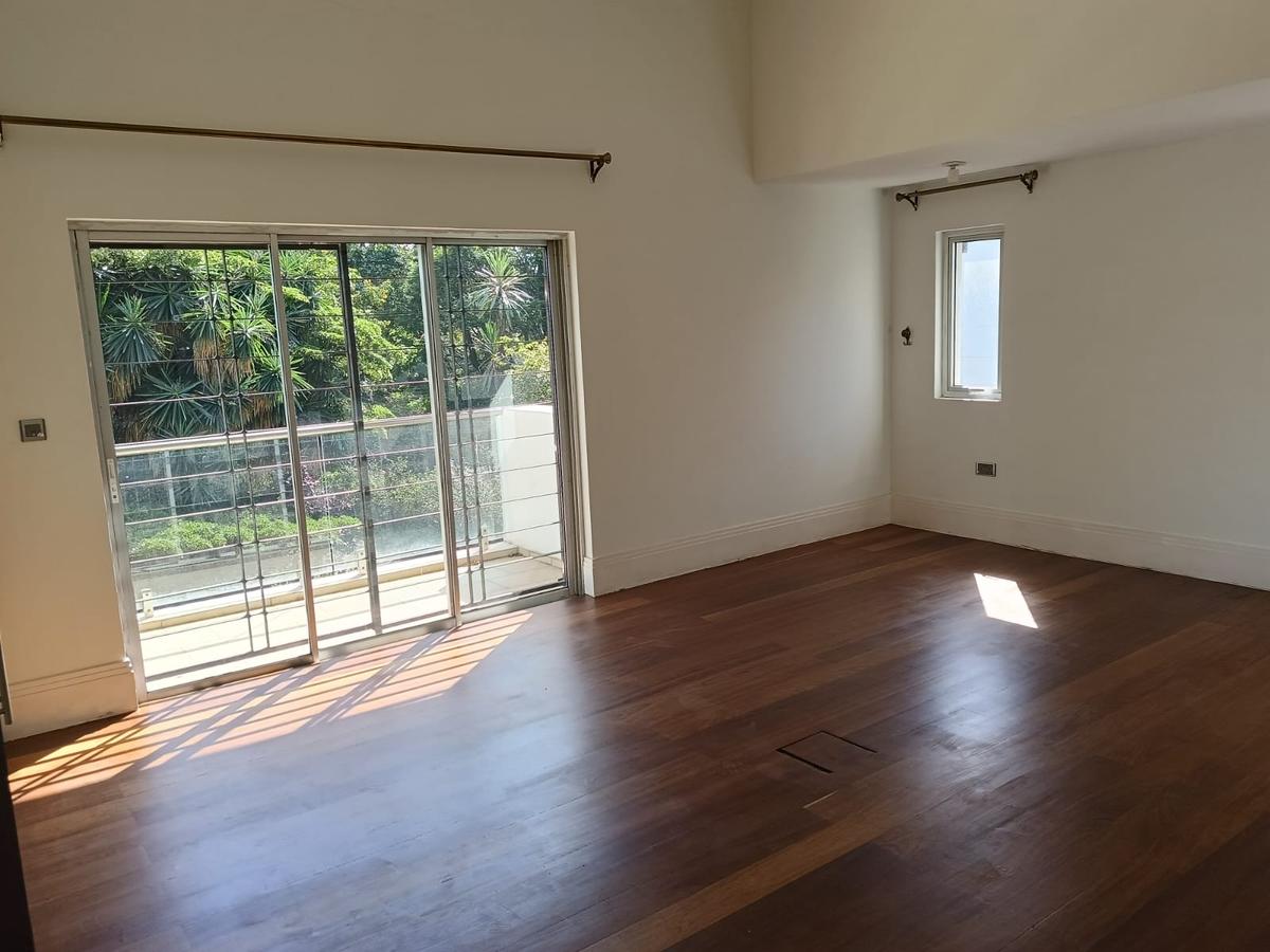 3 Bed Apartment with En Suite at Westlands - 10