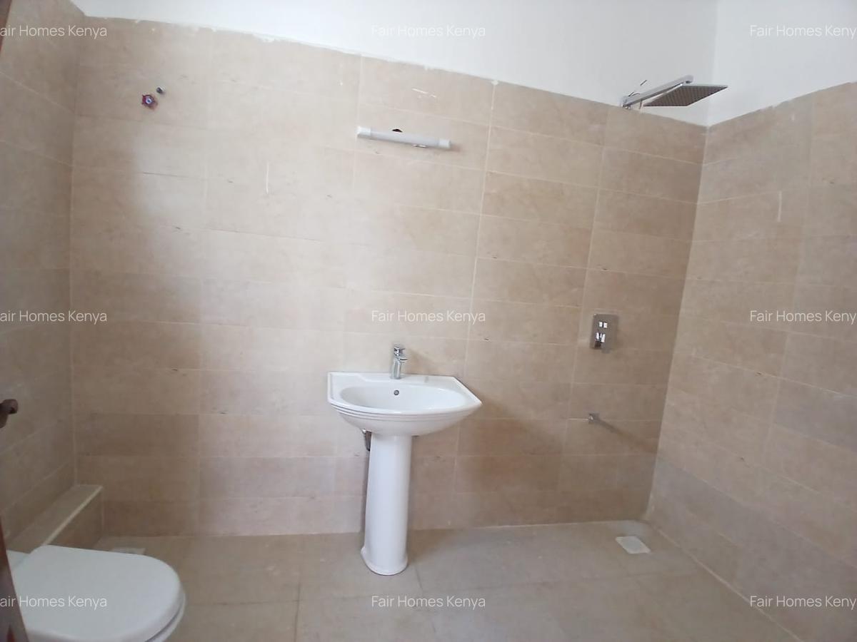 4 Bed Townhouse with En Suite at Convent Drive - 18